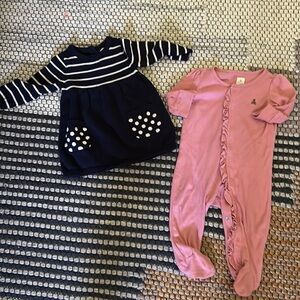 BABY GAP‎ Lot. Onesie and Dress. Size 6-12 months